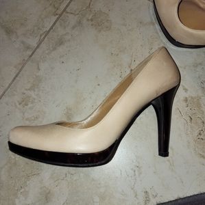 Stuart Weitzman tortoise heels 9